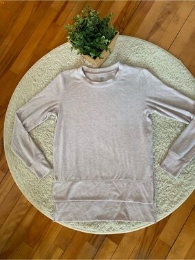 ALO Yoga Soft Crewneck Sweatshirt in Pale Lavender